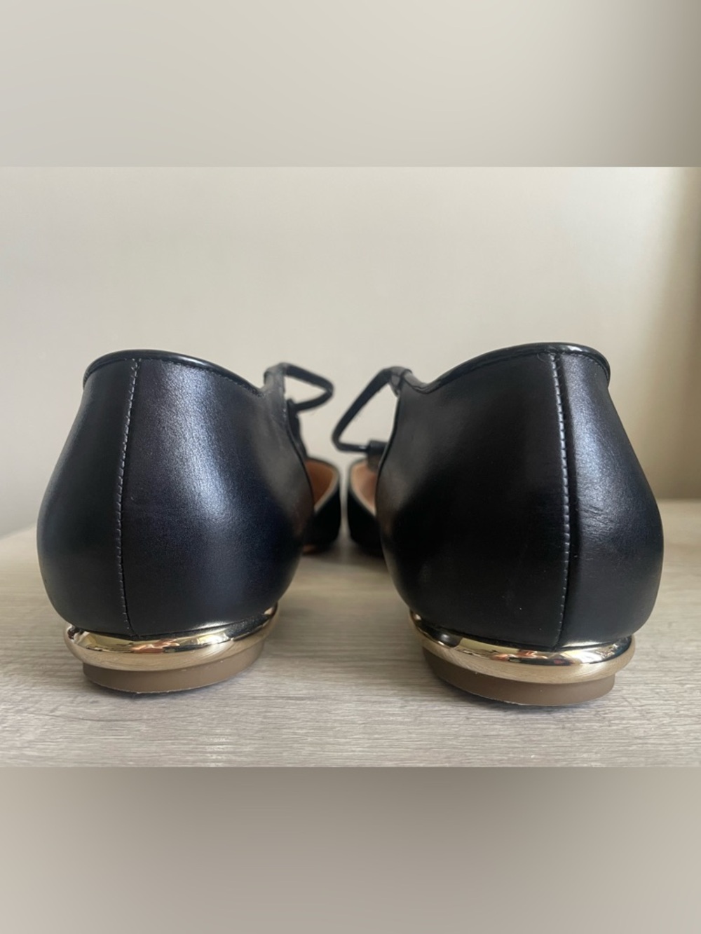 Pre-Owned Authentic 2012 CHANEL Black Leather T-Strap Ballet Flat w/ Gold Accent - Picture 4 of 12